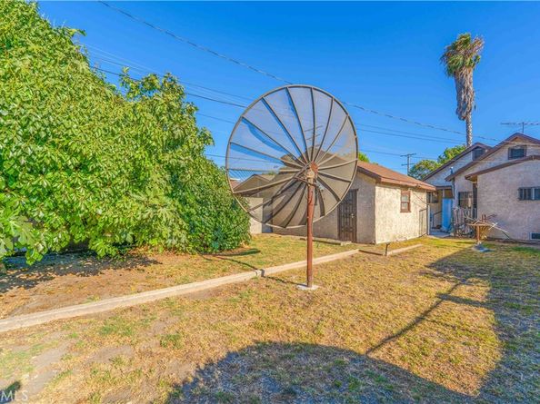 939 E 88th Place, Los Angeles CA 90002