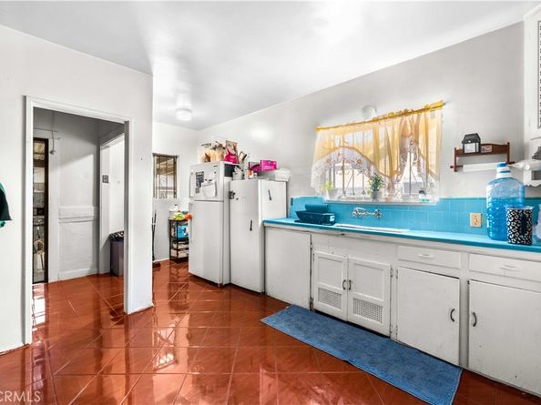 939 E 88th Place, Los Angeles CA 90002