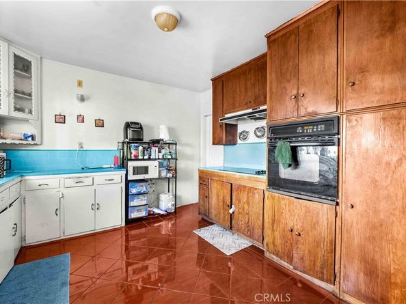 939 E 88th Place, Los Angeles CA 90002