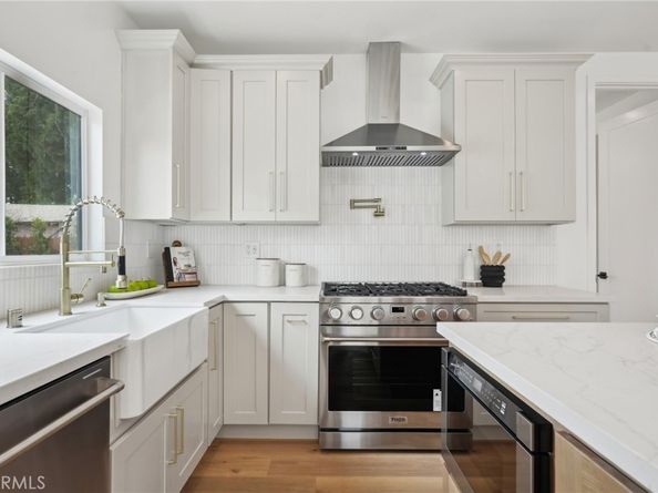 5449 S Victoria Avenue, Los Angeles CA 90043