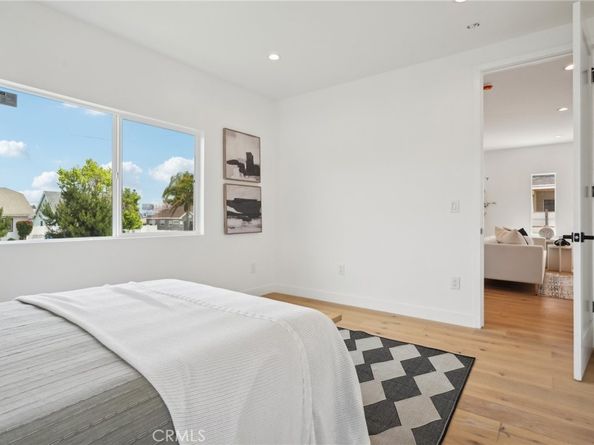 5449 S Victoria Avenue, Los Angeles CA 90043