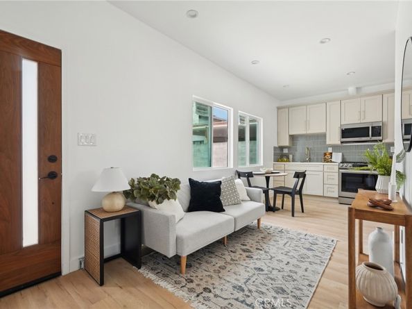 5449 S Victoria Avenue, Los Angeles CA 90043