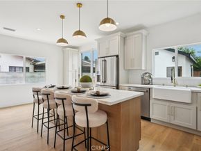 5449 S Victoria Avenue, Los Angeles CA 90043