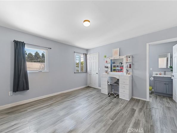 1142 E Century Boulevard, Los Angeles CA 90002