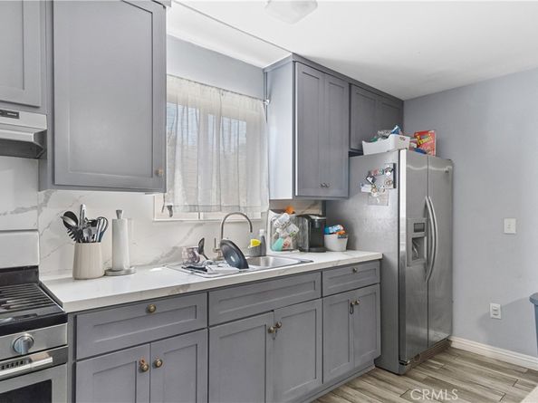 1142 E Century Boulevard, Los Angeles CA 90002