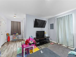 1142 E Century Boulevard, Los Angeles CA 90002