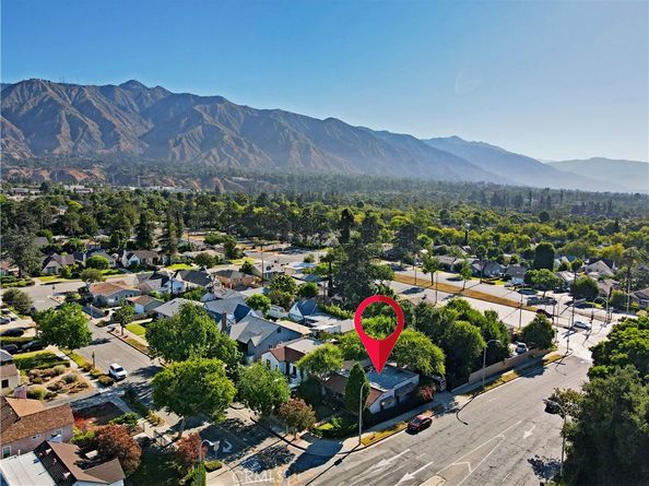 404 N Vinedo Avenue, Pasadena CA 91107