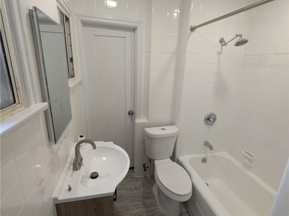 543 W Olive Street, Inglewood CA 90301