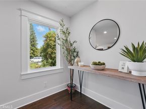 2111 S Bronson Ave, Los Angeles CA 90018