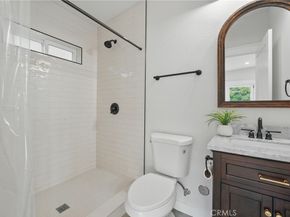 2111 S Bronson Ave, Los Angeles CA 90018