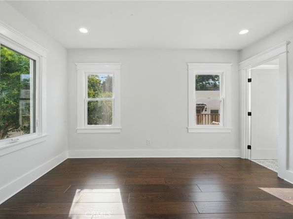 2111 S Bronson Ave, Los Angeles CA 90018