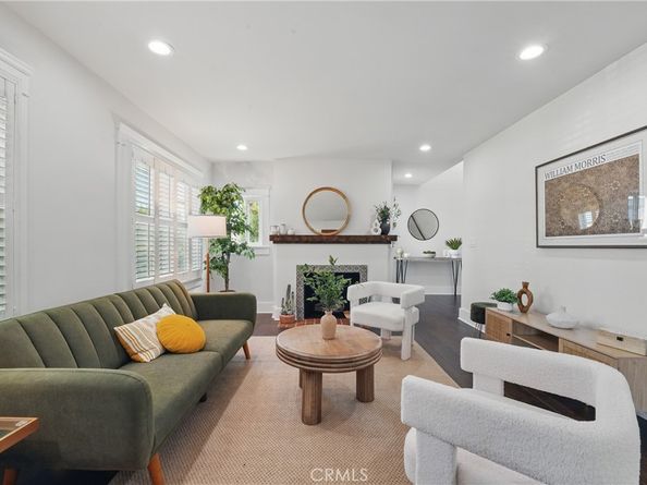 2111 S Bronson Ave, Los Angeles CA 90018