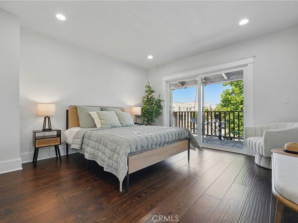 2111 S Bronson Ave, Los Angeles CA 90018