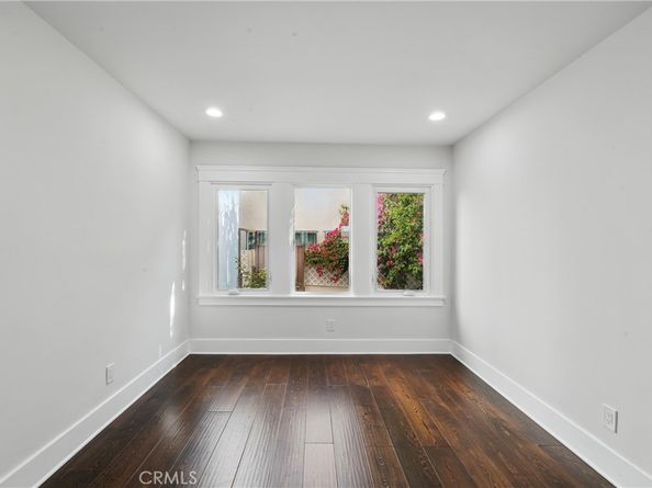 2111 S Bronson Ave, Los Angeles CA 90018