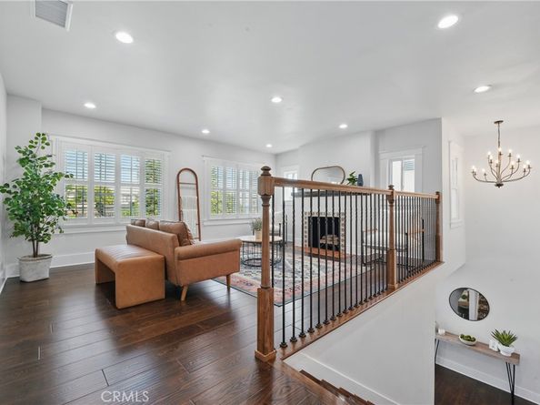 2111 S Bronson Ave, Los Angeles CA 90018