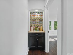 2111 S Bronson Ave, Los Angeles CA 90018