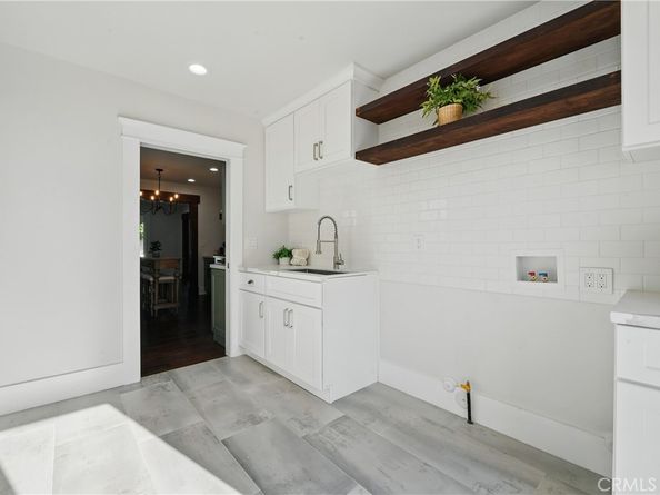 2111 S Bronson Ave, Los Angeles CA 90018