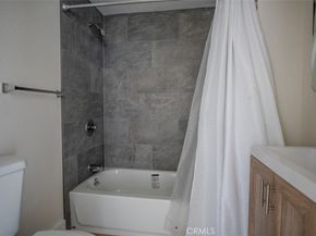 433 433 W Century, Los Angeles CA 90003
