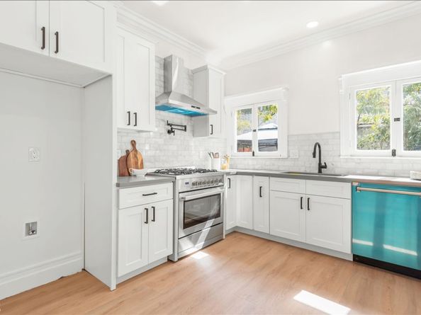 1720 S Kingsley, Los Angeles CA 90006