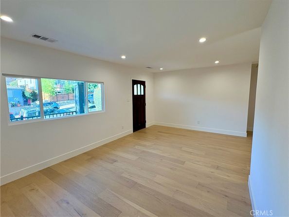 5829 Tipton Way, Los Angeles CA 90042