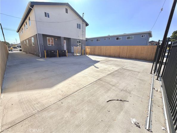 829 W G, Wilmington CA 90744