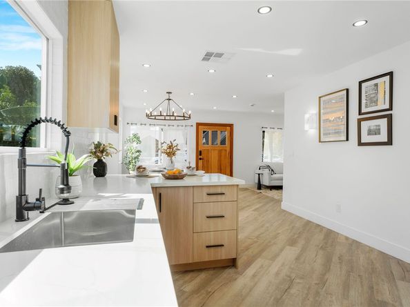 5126 6th Ave, Los Angeles CA 90043