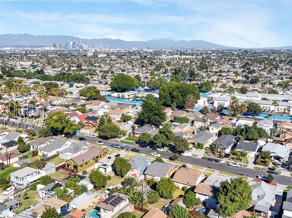 5126 6th Ave, Los Angeles CA 90043