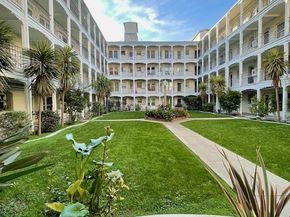 4125 S Figueroa Street 101, Los Angeles CA 90037