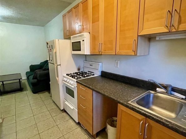 4125 S Figueroa Street 101, Los Angeles CA 90037