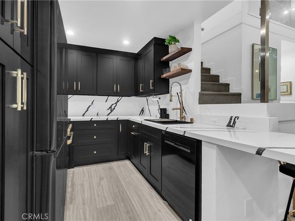 9005 Cynthia 317, West Los Angeles CA 90069