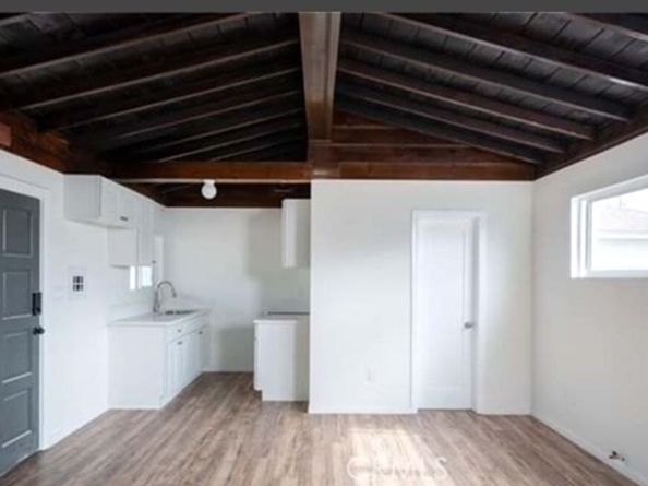 1414 W 107th Street, Los Angeles CA 90047