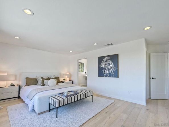 3040 Tennyson St, San Diego CA 92106