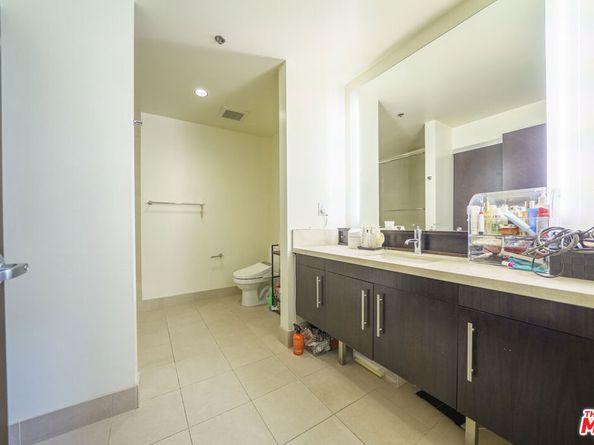 1100 S Hope Street 805, Los Angeles CA 90015