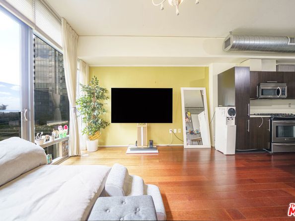 1100 S Hope Street 805, Los Angeles CA 90015