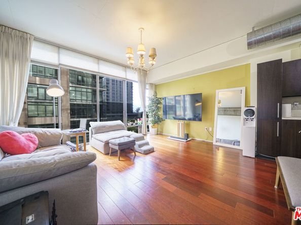 1100 S Hope Street 805, Los Angeles CA 90015