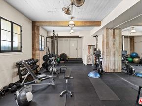 109 N Sycamore Avenue 102, Los Angeles CA 90036