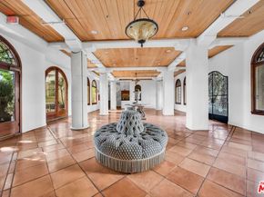 109 N Sycamore Avenue 102, Los Angeles CA 90036