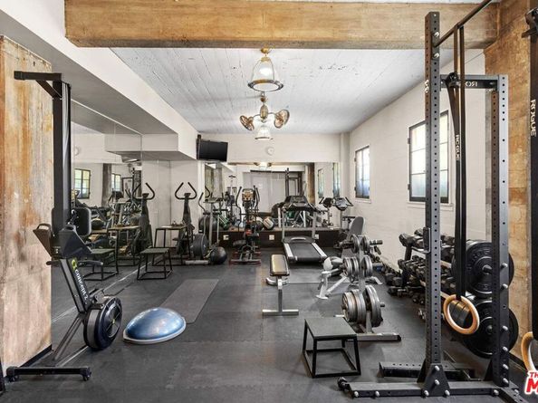 109 N Sycamore Avenue 102, Los Angeles CA 90036