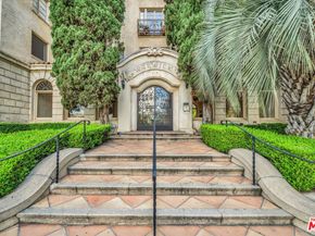 109 N Sycamore Avenue 102, Los Angeles CA 90036