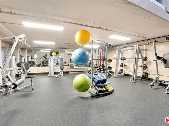 10982 Roebling Avenue 340, Los Angeles CA 90024