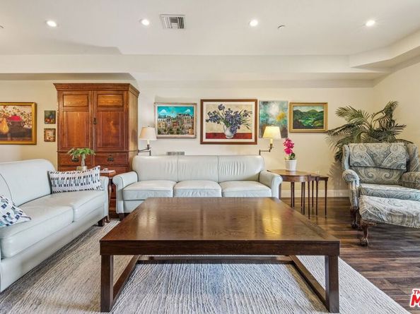11218 Camarillo Street 305, North Hollywood CA 91602