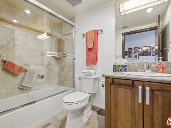 11218 Camarillo Street 305, North Hollywood CA 91602