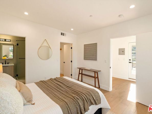 6048 Burwood Avenue, Los Angeles CA 90042