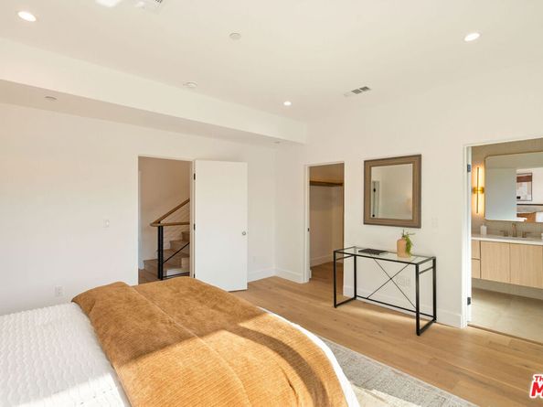 6048 Burwood Avenue, Los Angeles CA 90042
