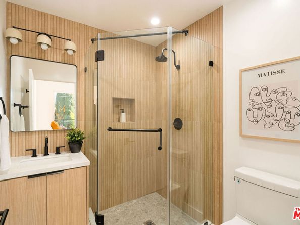 6048 Burwood Avenue, Los Angeles CA 90042