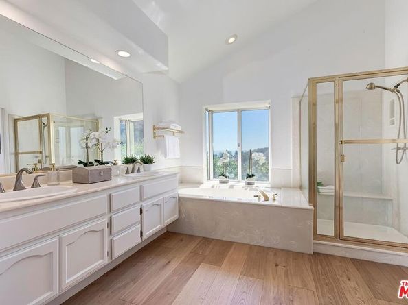 17923 Lone Oak Drive, Granada Hills CA 91344
