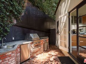 7064 La Presa Drive, Los Angeles CA 90068