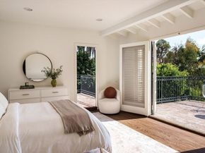 7064 La Presa Drive, Los Angeles CA 90068