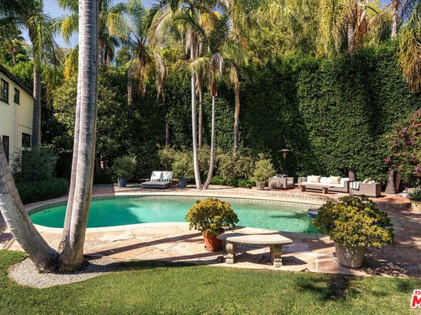 7064 La Presa Drive, Los Angeles CA 90068