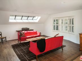 7064 La Presa Drive, Los Angeles CA 90068